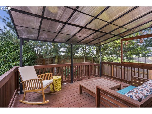 11020 N MOORE Ave, Portland, OR 97217