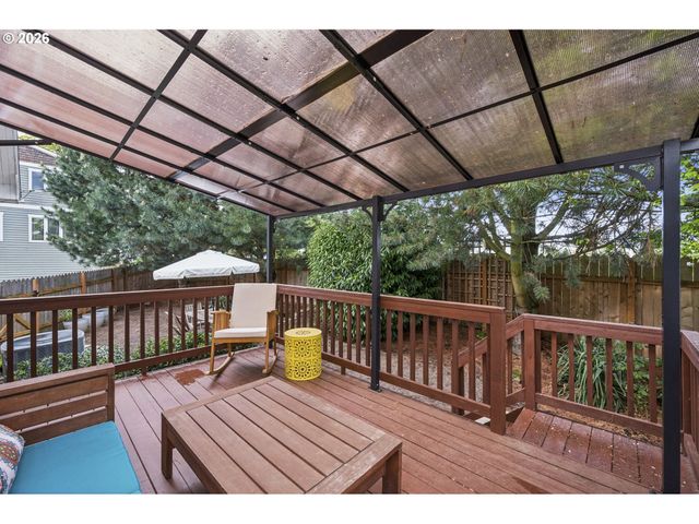 11020 N MOORE Ave, Portland, OR 97217