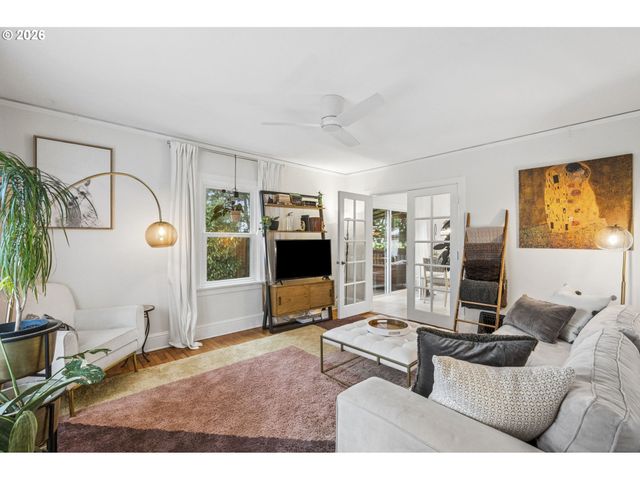 11020 N MOORE Ave, Portland, OR 97217