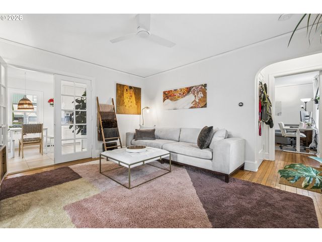 11020 N MOORE Ave, Portland, OR 97217