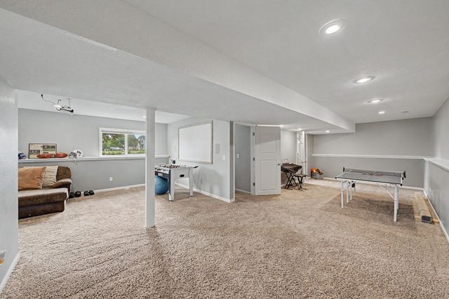 701 Lincoln Street SE, Bondurant, IA 50035