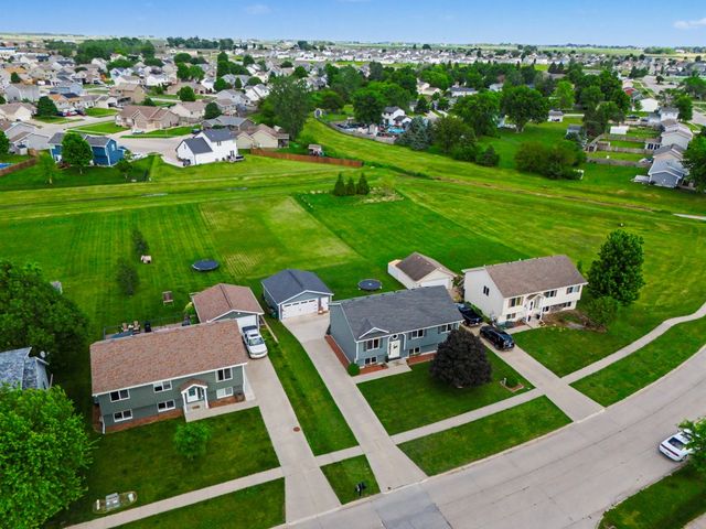 701 Lincoln Street SE, Bondurant, IA 50035