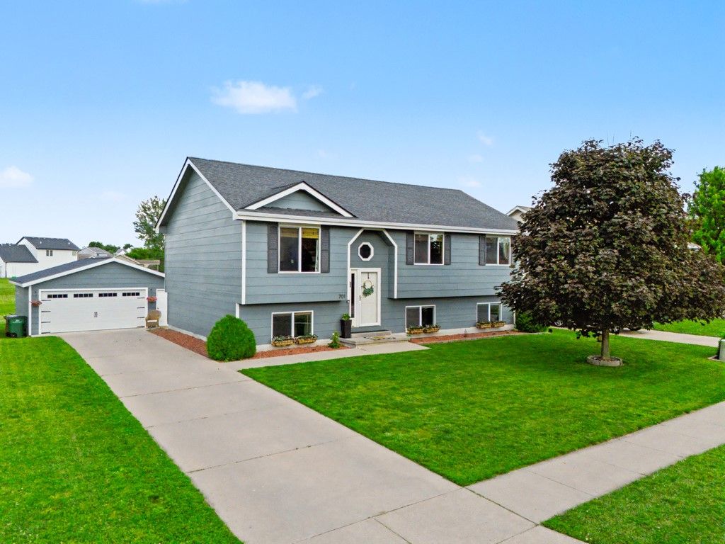 701 Lincoln Street SE, Bondurant, IA 50035