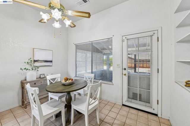 787 Chenin Blanc Dr, Manteca, CA 95337