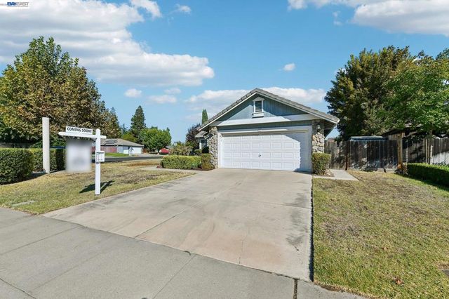 787 Chenin Blanc Dr, Manteca, CA 95337