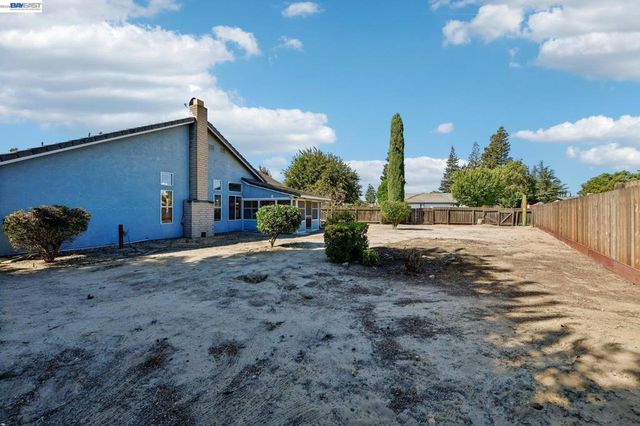 787 Chenin Blanc Dr, Manteca, CA 95337