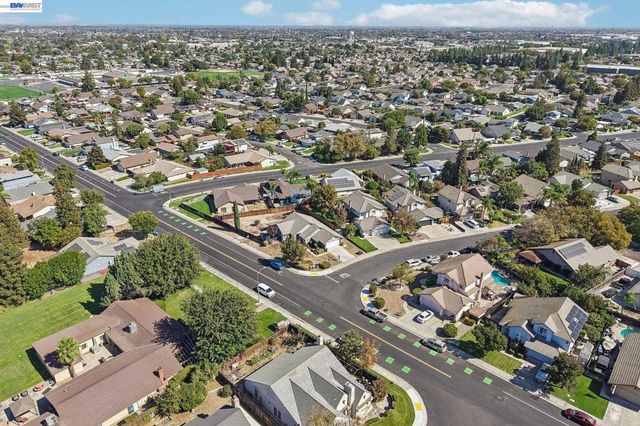 787 Chenin Blanc Dr, Manteca, CA 95337