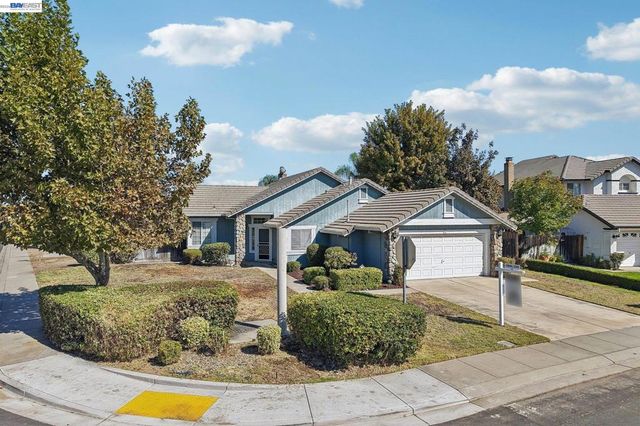 787 Chenin Blanc Dr, Manteca, CA 95337