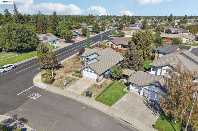 787 Chenin Blanc Dr, Manteca, CA 95337