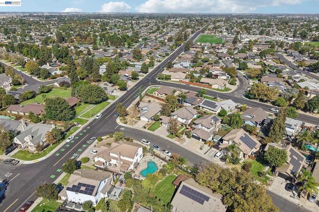 787 Chenin Blanc Dr, Manteca, CA 95337