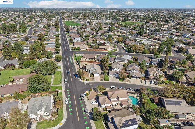 787 Chenin Blanc Dr, Manteca, CA 95337