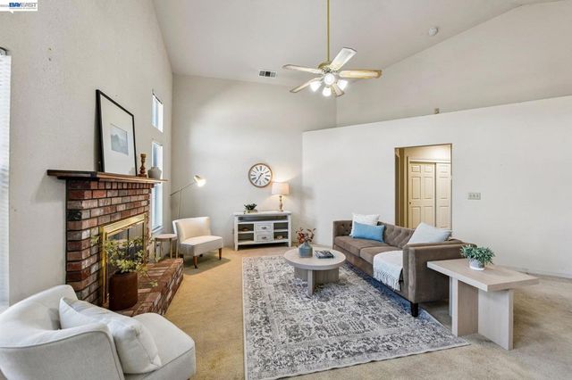 787 Chenin Blanc Dr, Manteca, CA 95337