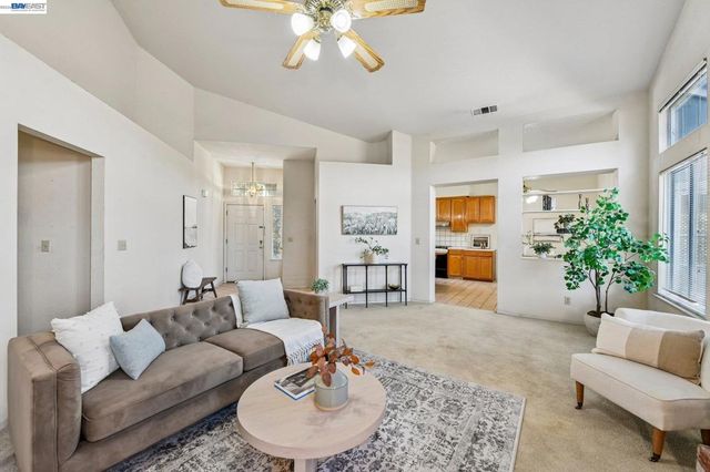 787 Chenin Blanc Dr, Manteca, CA 95337