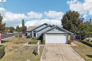 787 Chenin Blanc Dr, Manteca, CA 95337