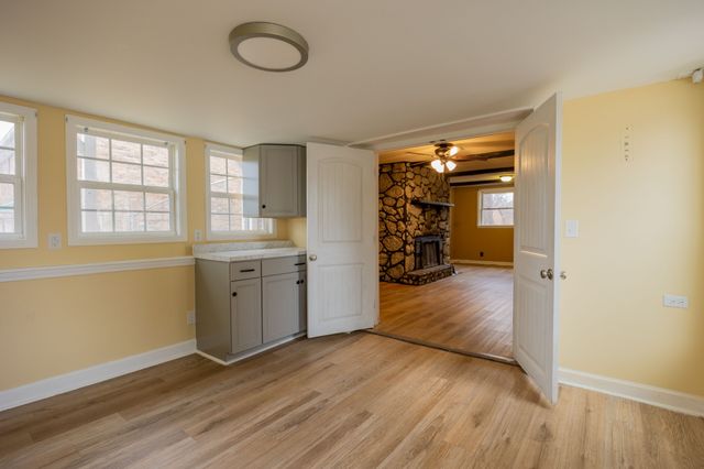 214 Morningside Dr, Clarksville, TN 37042