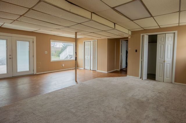 214 Morningside Dr, Clarksville, TN 37042