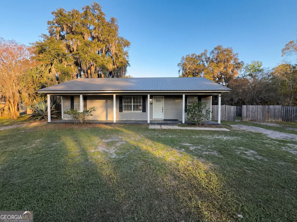 607 Dallas Circle, Folkston, GA 31537