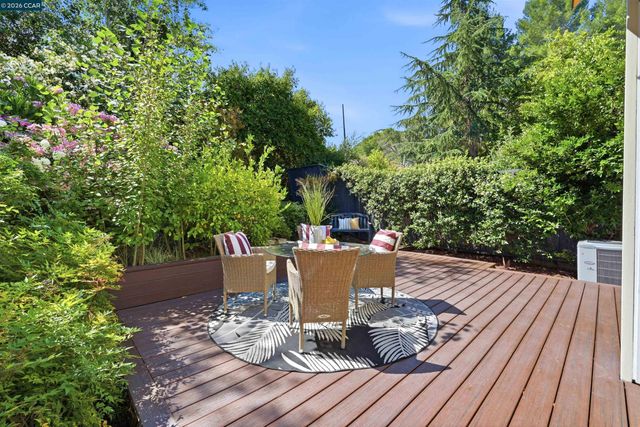 1442 Quail View Cir, Walnut Creek, CA 94597