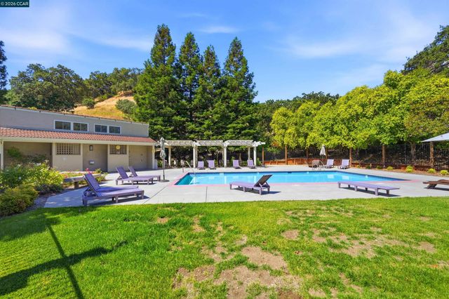1442 Quail View Cir, Walnut Creek, CA 94597
