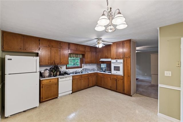 15 Highlane Drive, Stockbridge, GA 30281