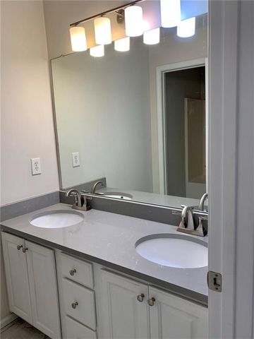 1733 Oakbrook Lane NW B, Kennesaw, GA 30152