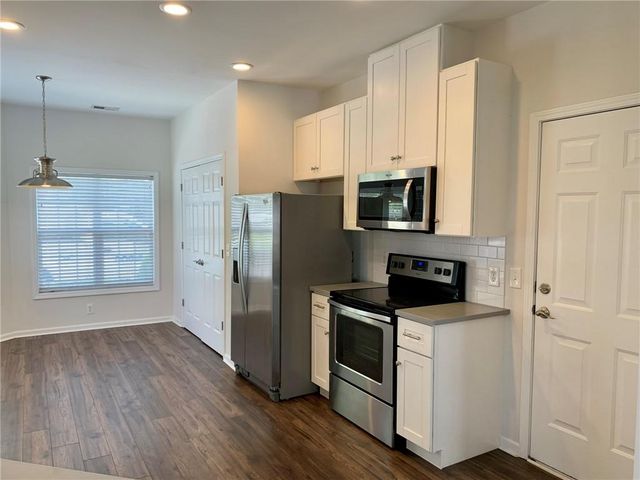 1733 Oakbrook Lane NW B, Kennesaw, GA 30152