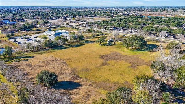 2829 Harkey Road, Pearland, TX 77584