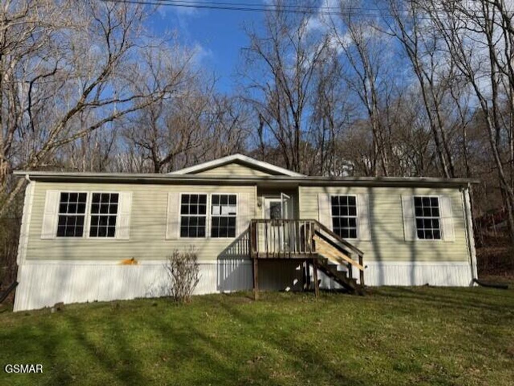 839 Bates Gibson Road, Sevierville, TN 37876