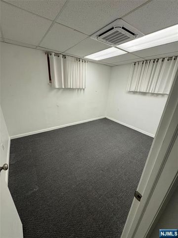 26-07 Broadway 16C, Fair Lawn, NJ 07410