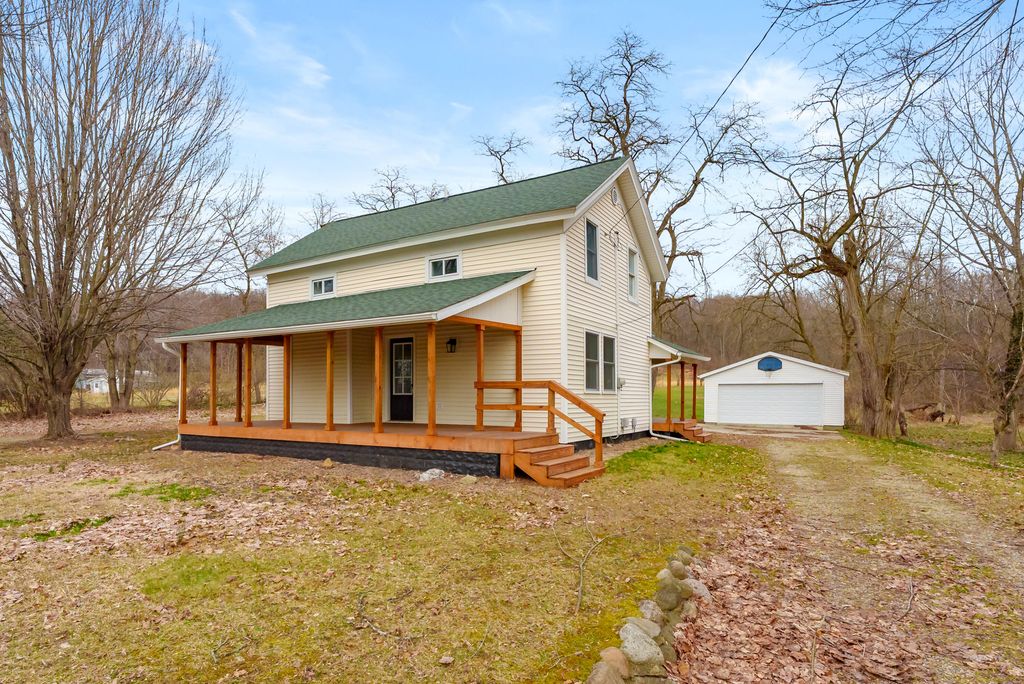 8750 N Riverview Drive, Cooper Twp, MI 49004