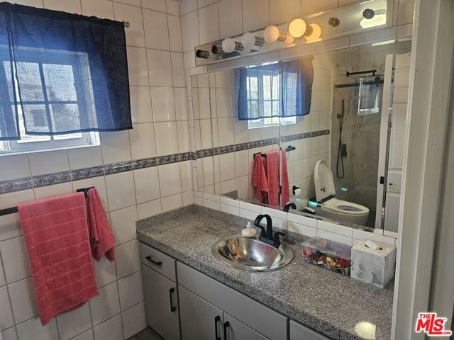 4922 W 104th Street, Inglewood, CA 90304