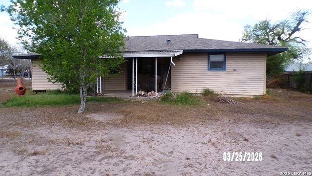 620 E Main, Karnes City, TX 78118