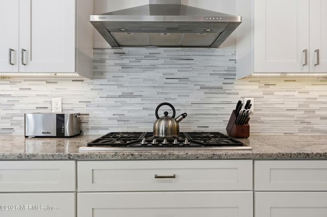 562 14TH Avenue S, Jacksonville Beach, FL 32250