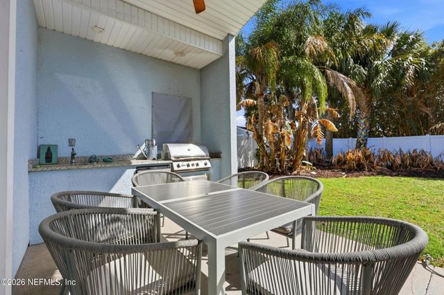 562 14TH Avenue S, Jacksonville Beach, FL 32250