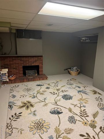 20270 Great Oaks Circle 252, Clinton Township, MI 48036