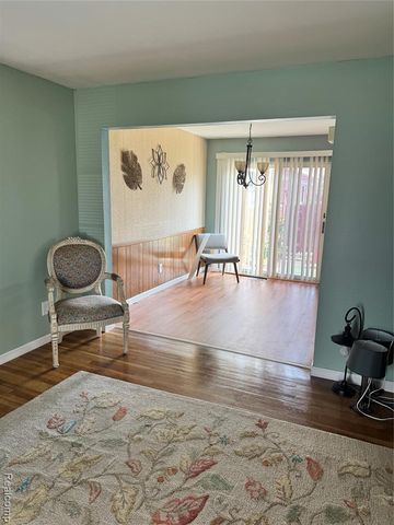 20270 Great Oaks Circle 252, Clinton Township, MI 48036