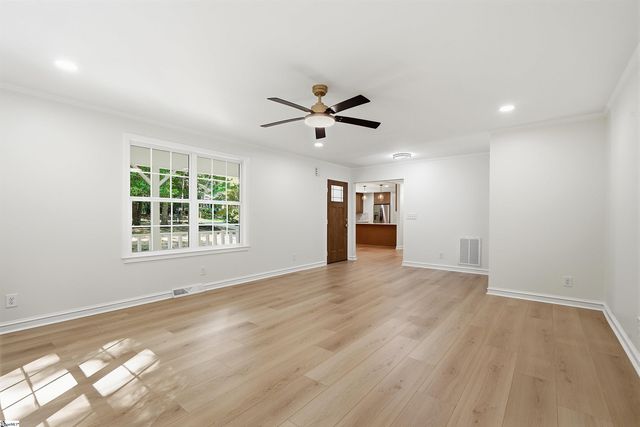 8 Overlook Court, Greenville, SC 29609