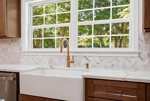 8 Overlook Court, Greenville, SC 29609