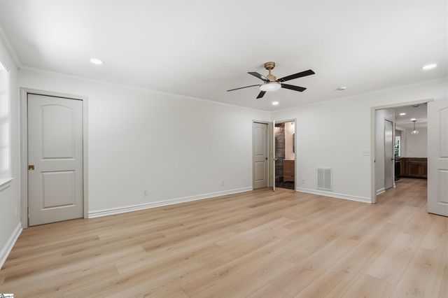 8 Overlook Court, Greenville, SC 29609