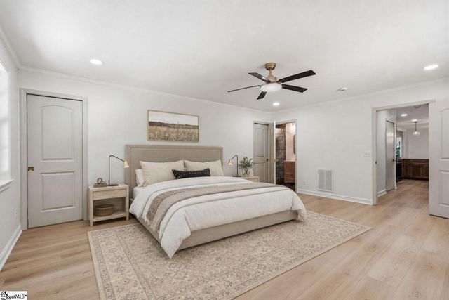 8 Overlook Court, Greenville, SC 29609