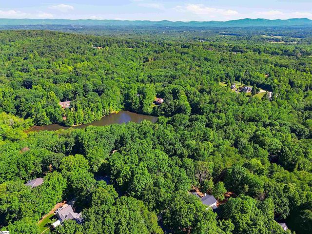 8 Overlook Court, Greenville, SC 29609