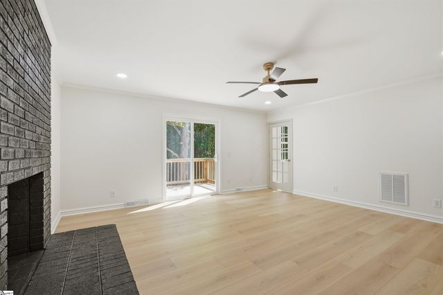 8 Overlook Court, Greenville, SC 29609