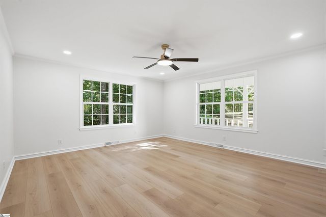 8 Overlook Court, Greenville, SC 29609