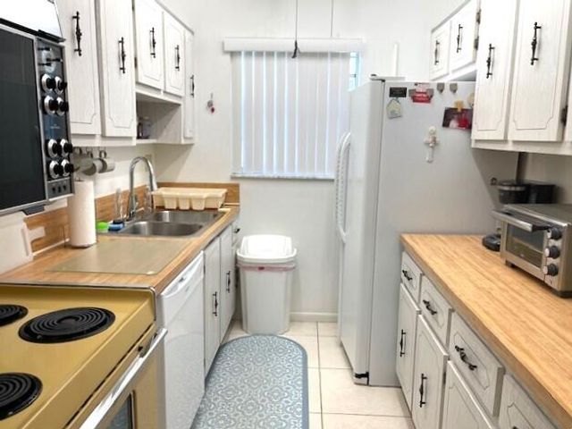 1350 High Point Way Way SE D, Delray Beach, FL 33445