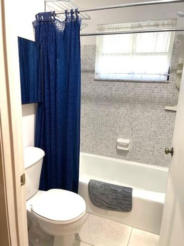 1350 High Point Way Way SE D, Delray Beach, FL 33445