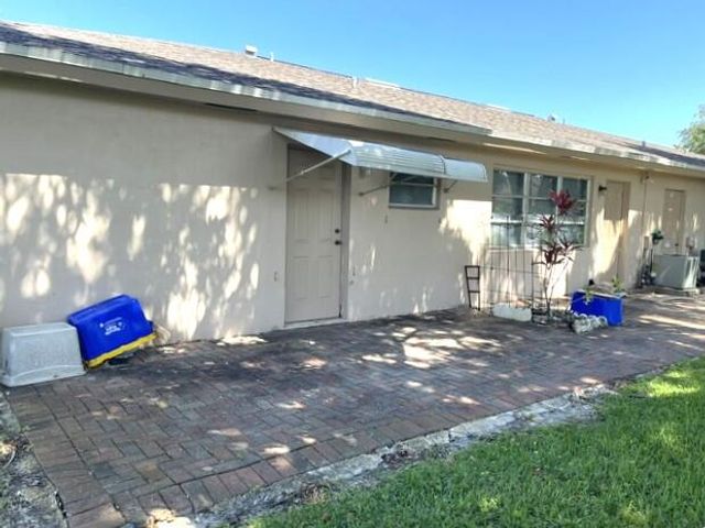 1350 High Point Way Way SE D, Delray Beach, FL 33445