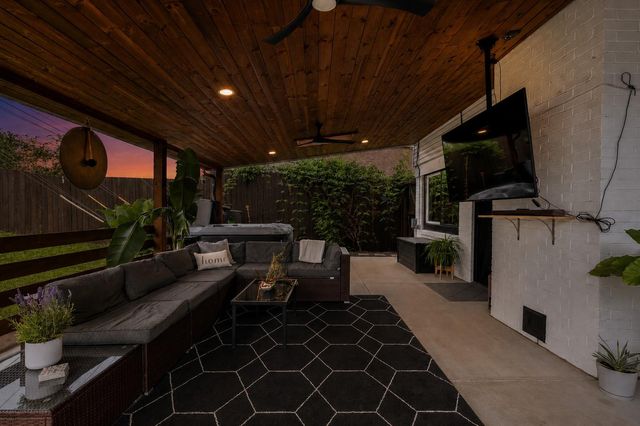 208 Skyloop DR, Austin, TX 78745
