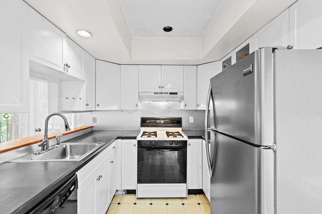 595 Watertown St 1, Newton, MA 02460
