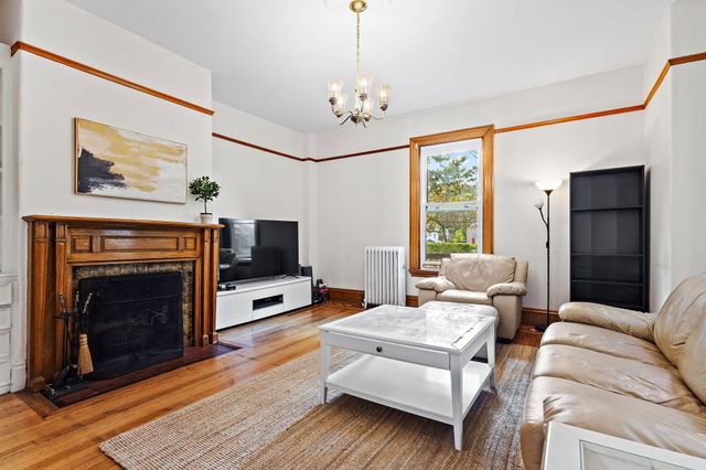 595 Watertown St 1, Newton, MA 02460