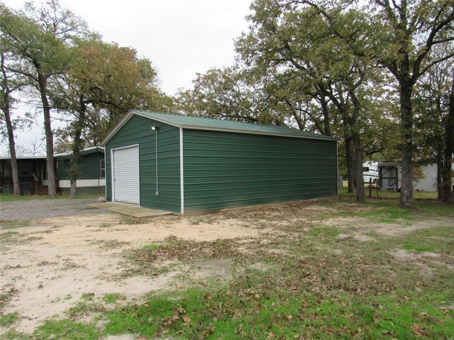 307 Spanish Oak Street, Somerville, TX 77879